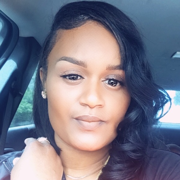 Meet your Posher, Britney - Picture 1 of 1